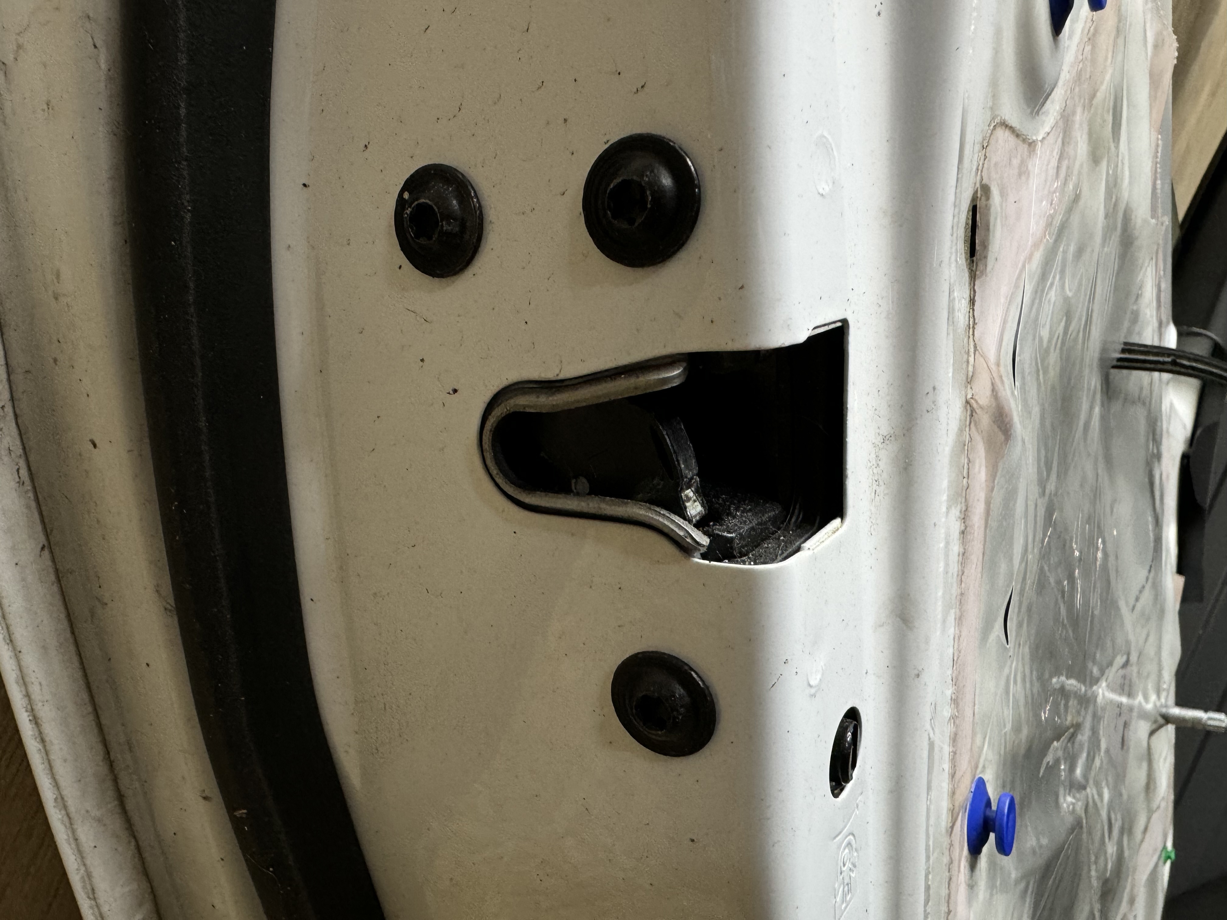 Opel Astra J 2010 - для Замок двери задней левой