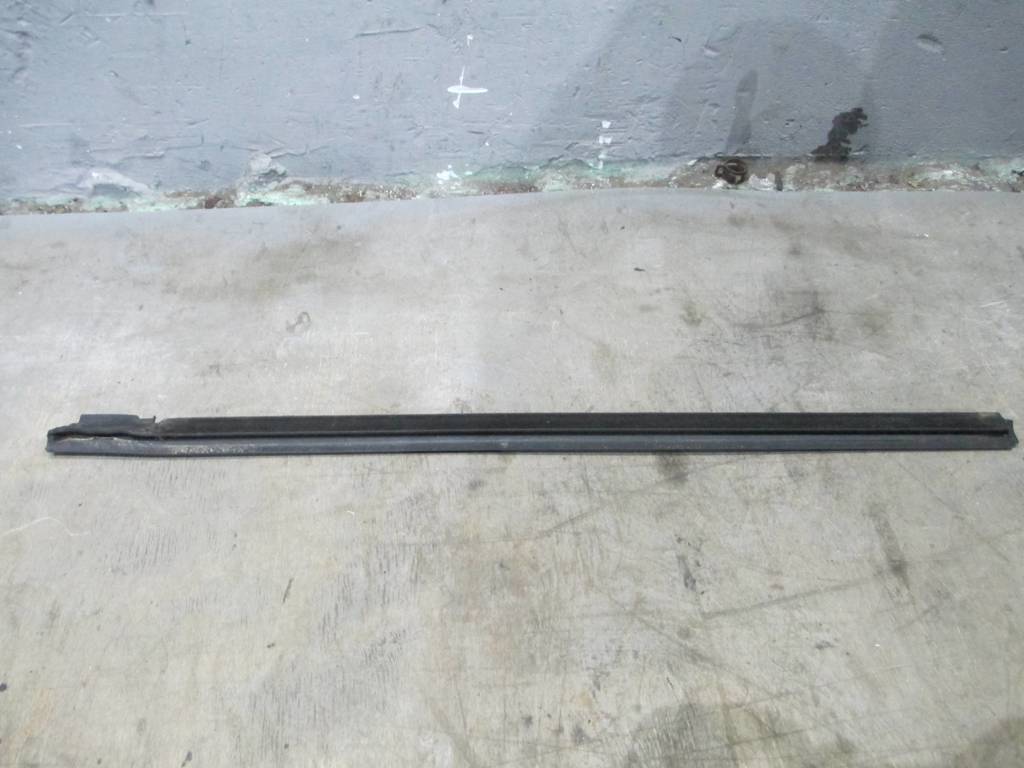 Ford Focus II 2005-2008 для Уплотнитель стекла задней правой двери