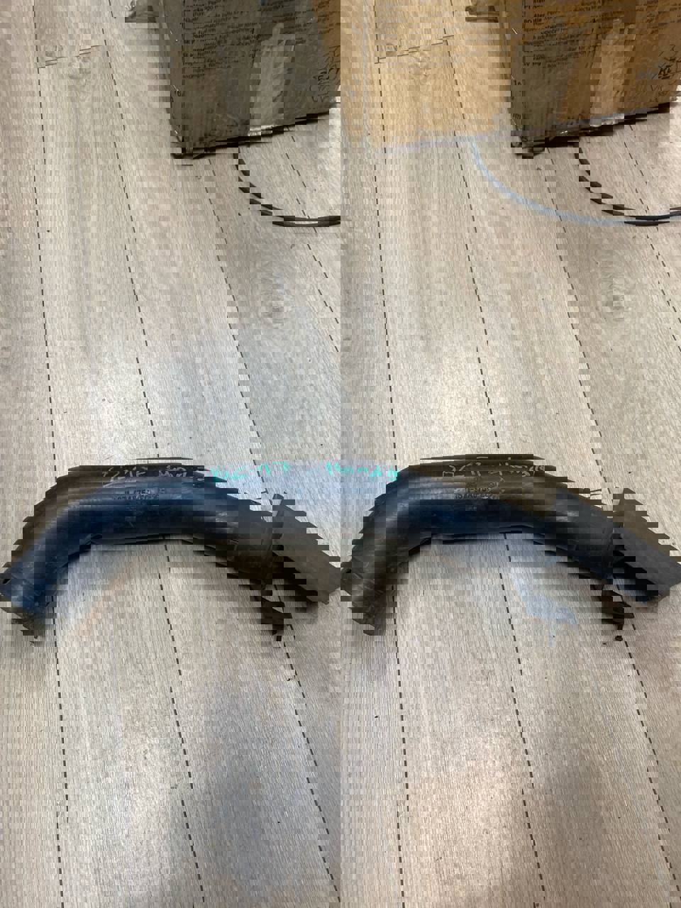 Ford Mondeo III 2000-2007 для Воздухозаборник (наружный) Ford Mondeo III 2000-2007 для Воздухозаборник (наружный)