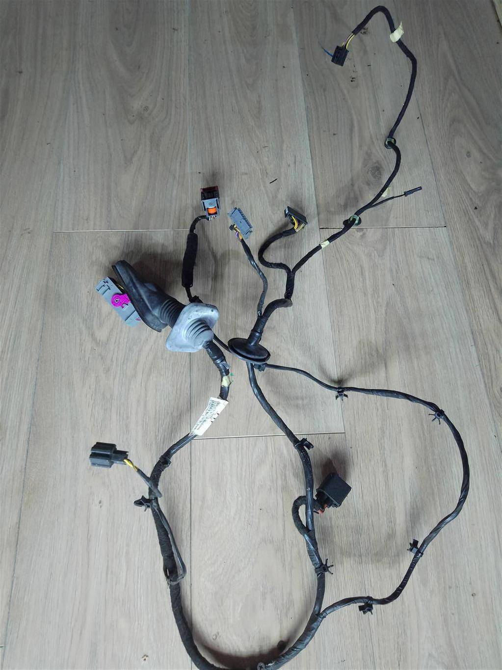 Opel Astra J 2010 - для Проводка двери передней левой