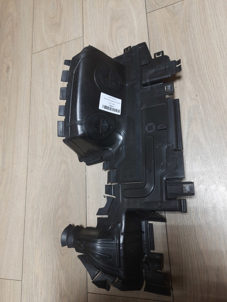 Audi Q7 [4M] 2015> для Воздуховод радиатора левый