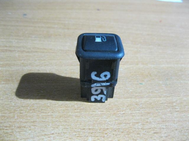 Skoda Octavia 1997-2000 для Кнопка открывания лючка бензобака