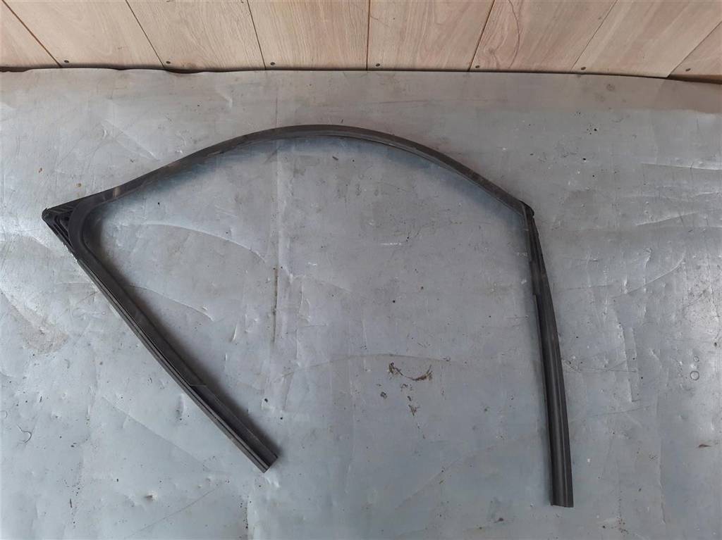 Mazda Mazda 6 (GJ) 2012-2015 для Уплотнитель стекла передней двери левой