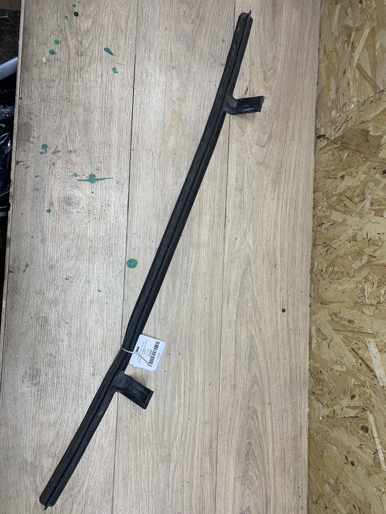 VW Golf IV/Bora 1997-2005 для Уплотнитель двери передней правой