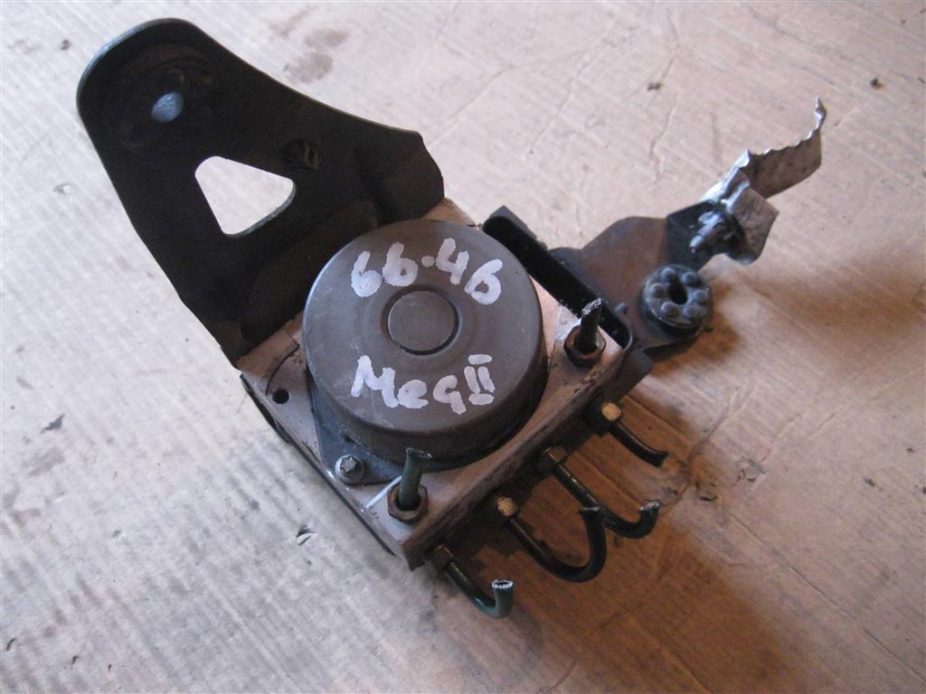 Renault Megane II 2002-2009 для Блок ABS (насос)