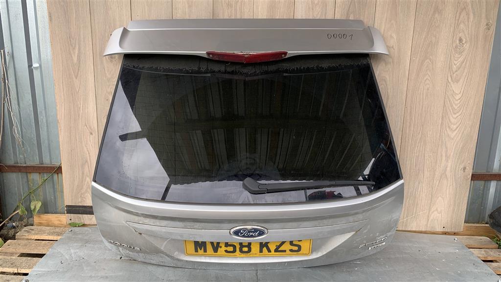 Ford Focus II 2008-2011 для Дверь багажника