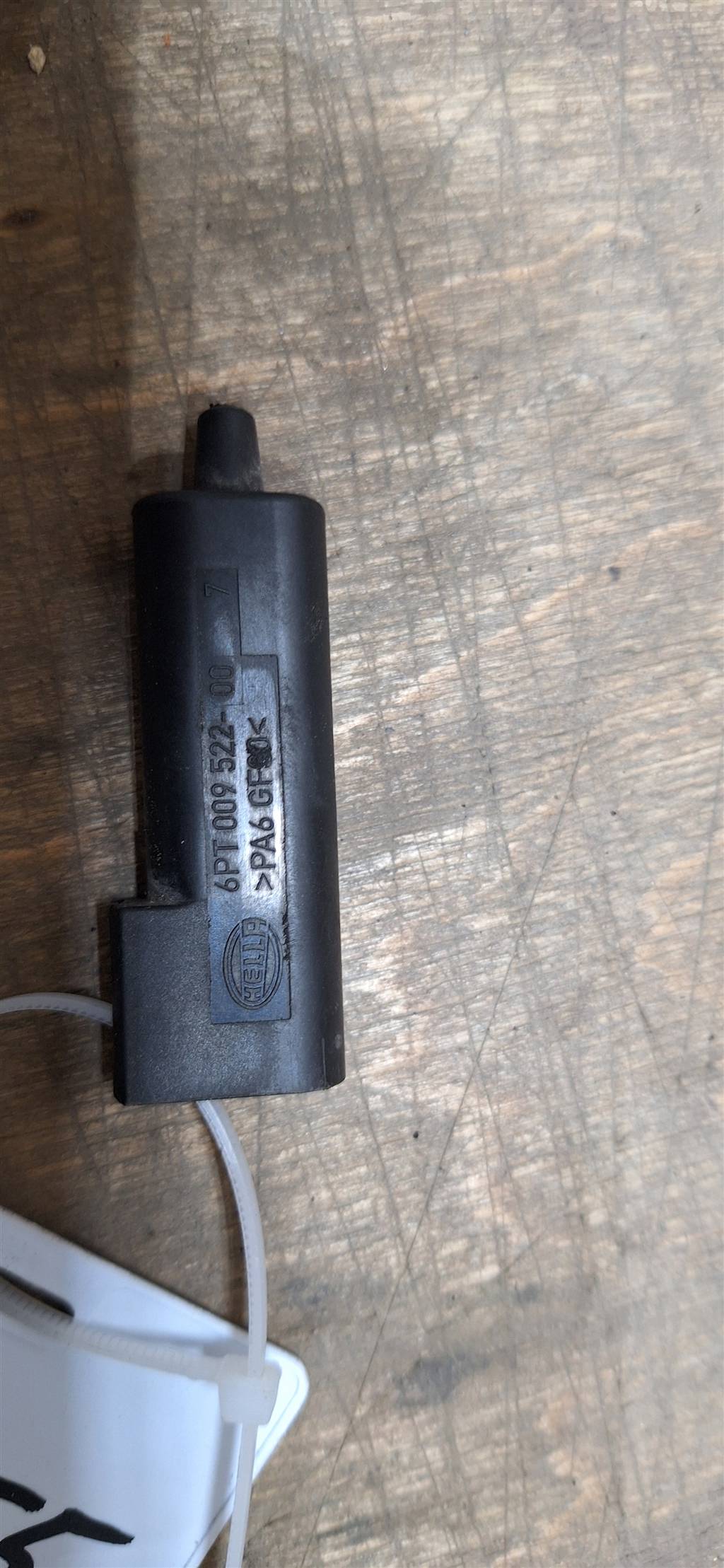 Ford Kuga 2008-2012 для Датчик температуры воздуха Ford Kuga 2008-2012 для Датчик температуры воздуха