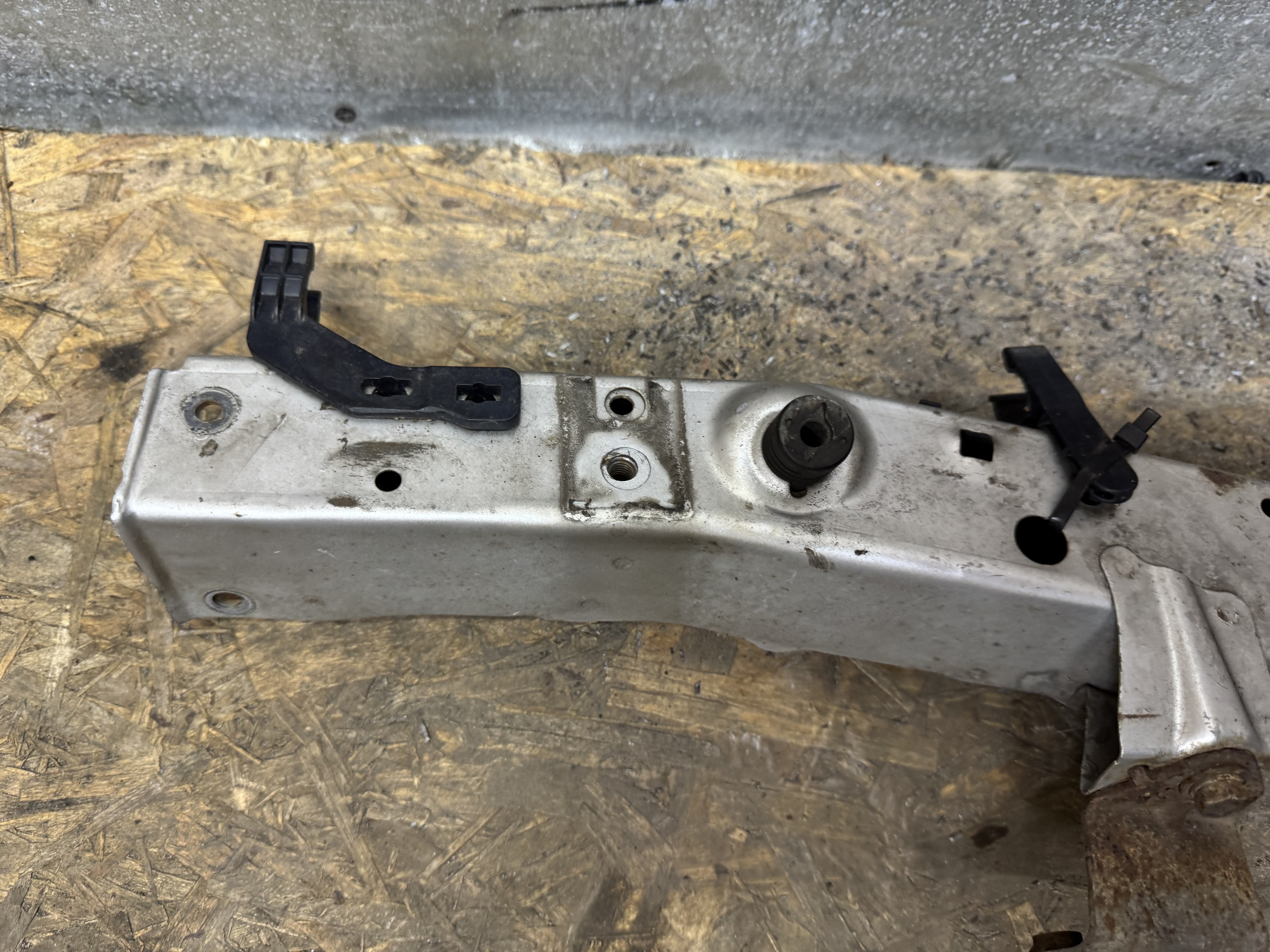 Toyota Avensis III 2009-2011 для Панель передняя телевизор