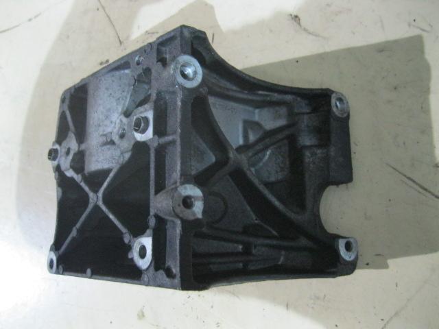 Ford C-MAX 2003-2011 для Кронштейн кондиционера