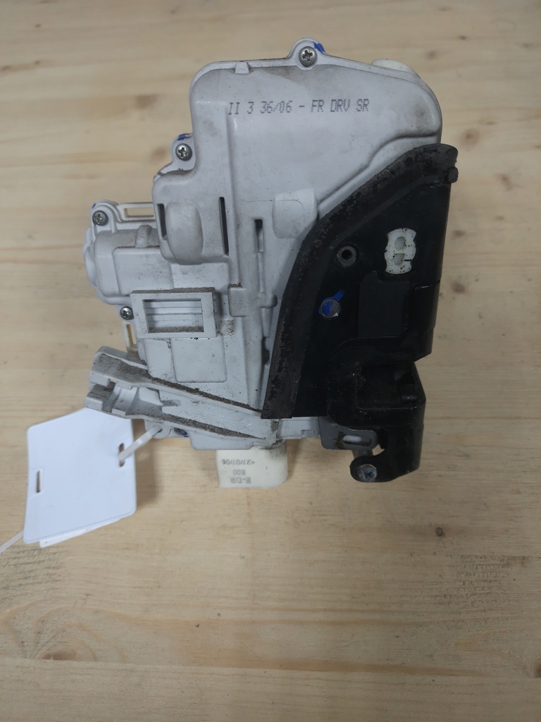 Audi A4 (B7) 2005-2008 для Замок двери передней правой Audi A4 (B7) 2005-2008 для Замок двери передней правой