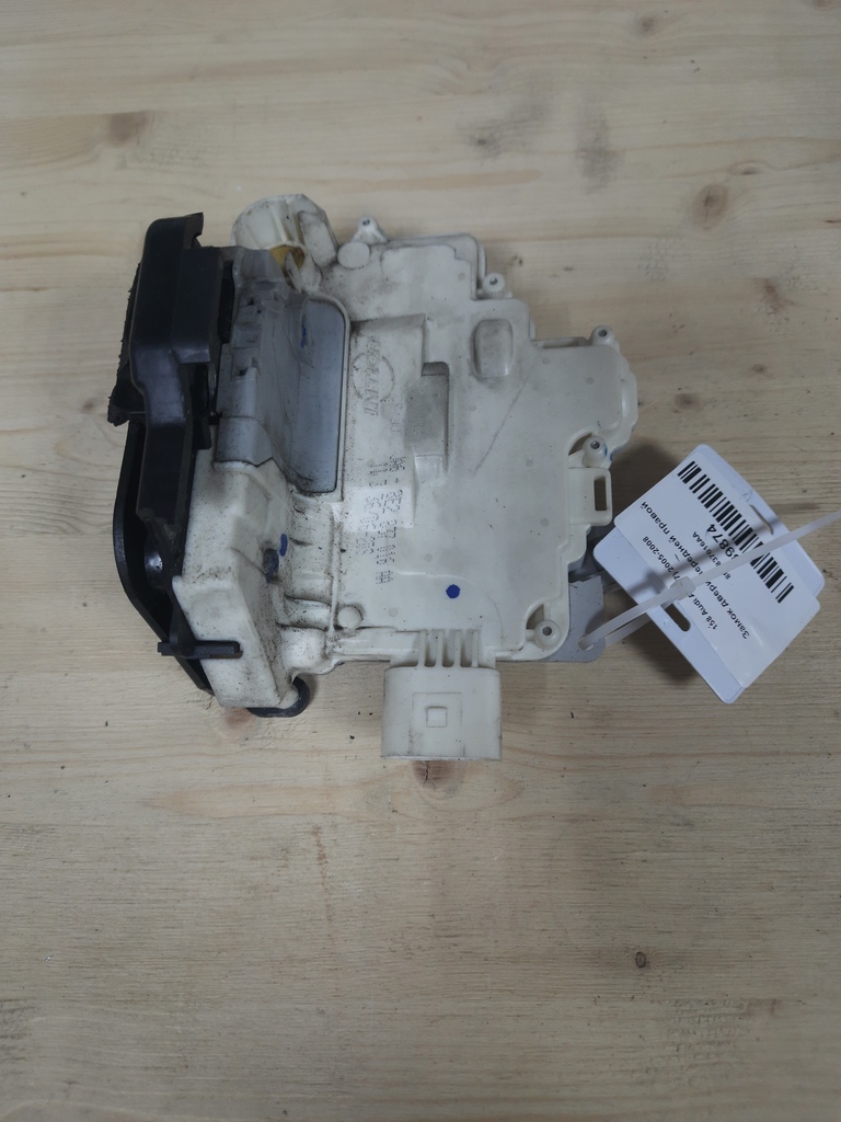 Audi A4 (B7) 2005-2008 для Замок двери передней правой Audi A4 (B7) 2005-2008 для Замок двери передней правой