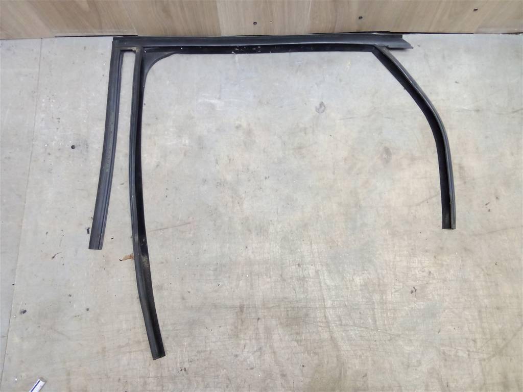 Ford Focus II 2005-2008 для Уплотнитель стекла задней левой двери