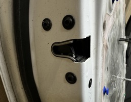 Замок двери задней левой для Opel Astra J 2010 -  запчасти бу