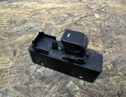 Кнопка стеклоподъемника задней правой двери для Mazda Mazda 6 (GJ) 2012-2015  запчасти бу