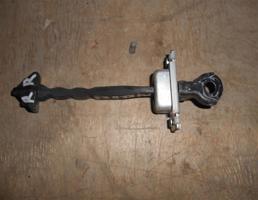 Ограничитель двери для Mazda Mazda 3 (BL) 2009-2013  запчасти бу