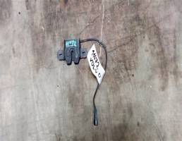 Замок капота правый для Volvo V70 2007-2013  запчасти бу