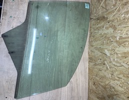 Стекло двери передней правой для Citroen C4 2005-2011  запчасти бу