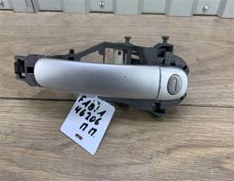 Ручка двери наружная для Skoda Fabia 2007-2015  запчасти бу