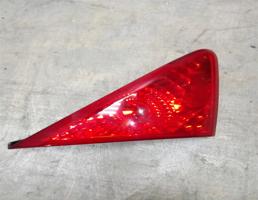 Фонарь задний внутренний левый для Peugeot 3008 2010-2016  запчасти бу