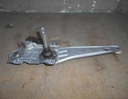 Стеклоподъемник механ. задний левый для Toyota Avensis II 2003-2008  запчасти бу