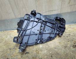 Кронштейн фары правой для VW Touareg 2002-2010  запчасти бу