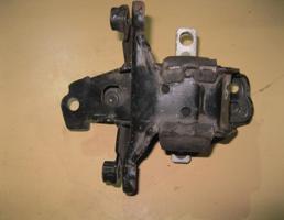 Опора КПП левая для Skoda Fabia 1999-2006  запчасти бу