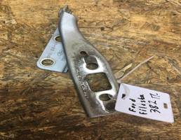 Петля капота правая для Ford Fiesta 2001-2007  запчасти бу