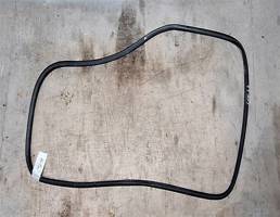 Уплотнитель двери задней правой для VW Touareg 2002-2010  запчасти бу