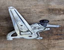 Стеклоподъемник электр. задний правый для Toyota RAV 4 2006-2013  запчасти бу