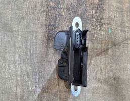 Замок багажника для VW Golf V Plus 2005-2014  запчасти бу