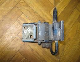 Петля двери передней правой нижняя для Audi A6 (C4) 1994-1997  запчасти бу