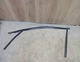 Уплотнитель стекла передней двери правой для BMW 3-серия E46 1998-2005  запчасти бу