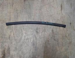 Уплотнитель стекла задней левой двери для VW Touareg 2002-2010  запчасти бу