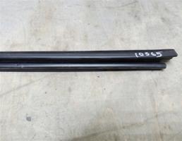 Уплотнитель стекла передней двери правой для VW Passat (B6) 2005-2010  запчасти бу