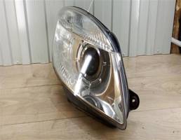 Фара правая для Skoda Fabia 2007-2015  запчасти бу
