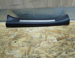 Накладка порога (внутренняя) для Lexus RX 350/450H 2017-2019  запчасти бу