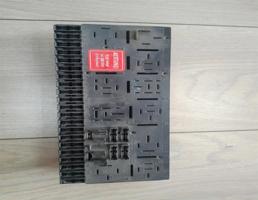 Блок предохранителей для Audi 100 /200 (44) 1983-1991  запчасти бу