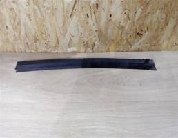 Уплотнитель стекла передней двери левой для BMW X3 E83 2004-2010  запчасти бу