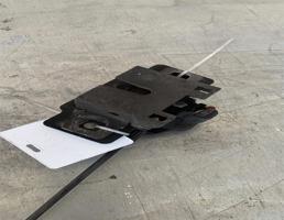 Замок капота для Land Rover Range Rover Sport 2005-2012  запчасти бу