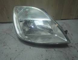 Фара правая для Ford Fiesta 2001-2007  запчасти бу