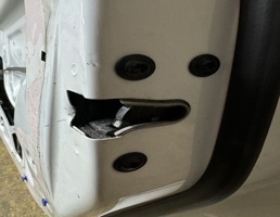 Замок двери передней правой для Opel Astra J 2010 -  запчасти бу