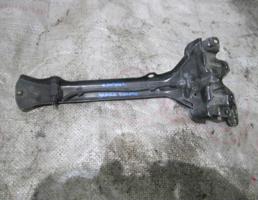 Кронштейн замка капота для VW Touareg 2002-2010  запчасти бу