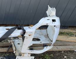 Кронштейн крепления фары леваый для Ford Transit 2006-2013  запчасти бу