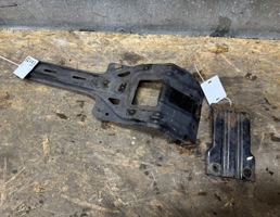 Кронштейн переднего бампера центральный для Opel Antara 2007-2011  запчасти бу