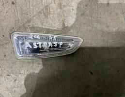 Повторитель на крыло правый белый для Opel Astra J 2010 -  запчасти бу