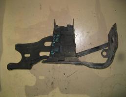 Кронштейн усилителя переднего бампера левый для Mercedes Benz C-CLASS (W203), 2000 - 2007  запчасти бу