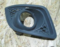 Решетка переднего бампера правая для Ford Fiesta 2001-2007  запчасти бу