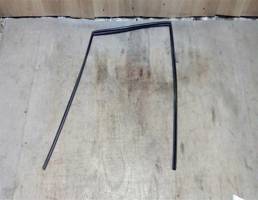 Уплотнитель стекла задней правой двери для Toyota Avensis II 2003-2008  запчасти бу