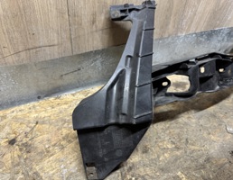 Кронштейн переднего бампера левый для VW Touareg 2002-2010  запчасти бу