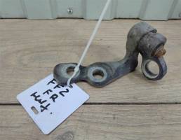 Петля двери передней правой нижняя для Ford Focus II 2008-2011  запчасти бу